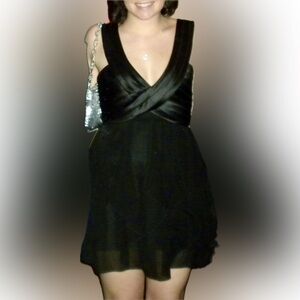 BCBGMaxAzria Black vneck mini party Dress 4p
